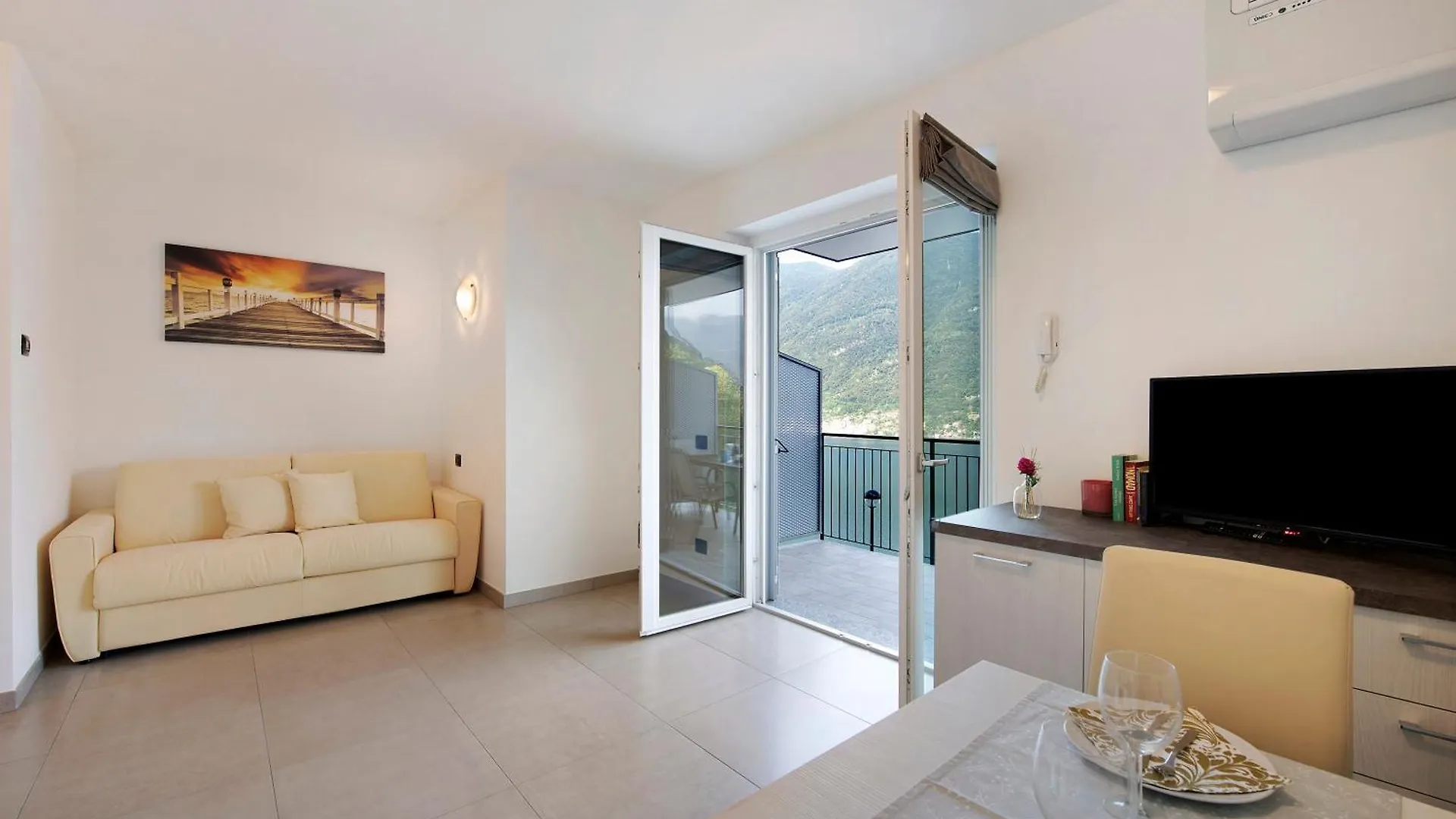 Appartamento 2 Nesso Apartment